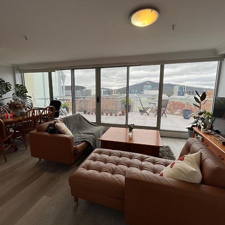 Private Room With Ensuite In The Cbd キャンベラ エクステリア 写真