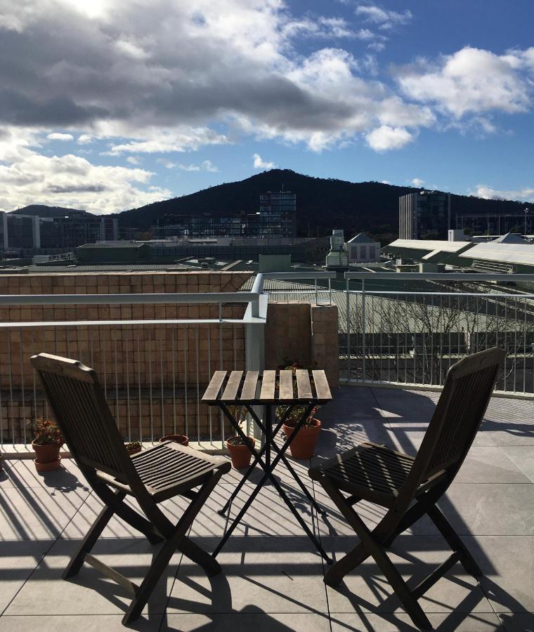 Private Room With Ensuite In The Cbd キャンベラ エクステリア 写真