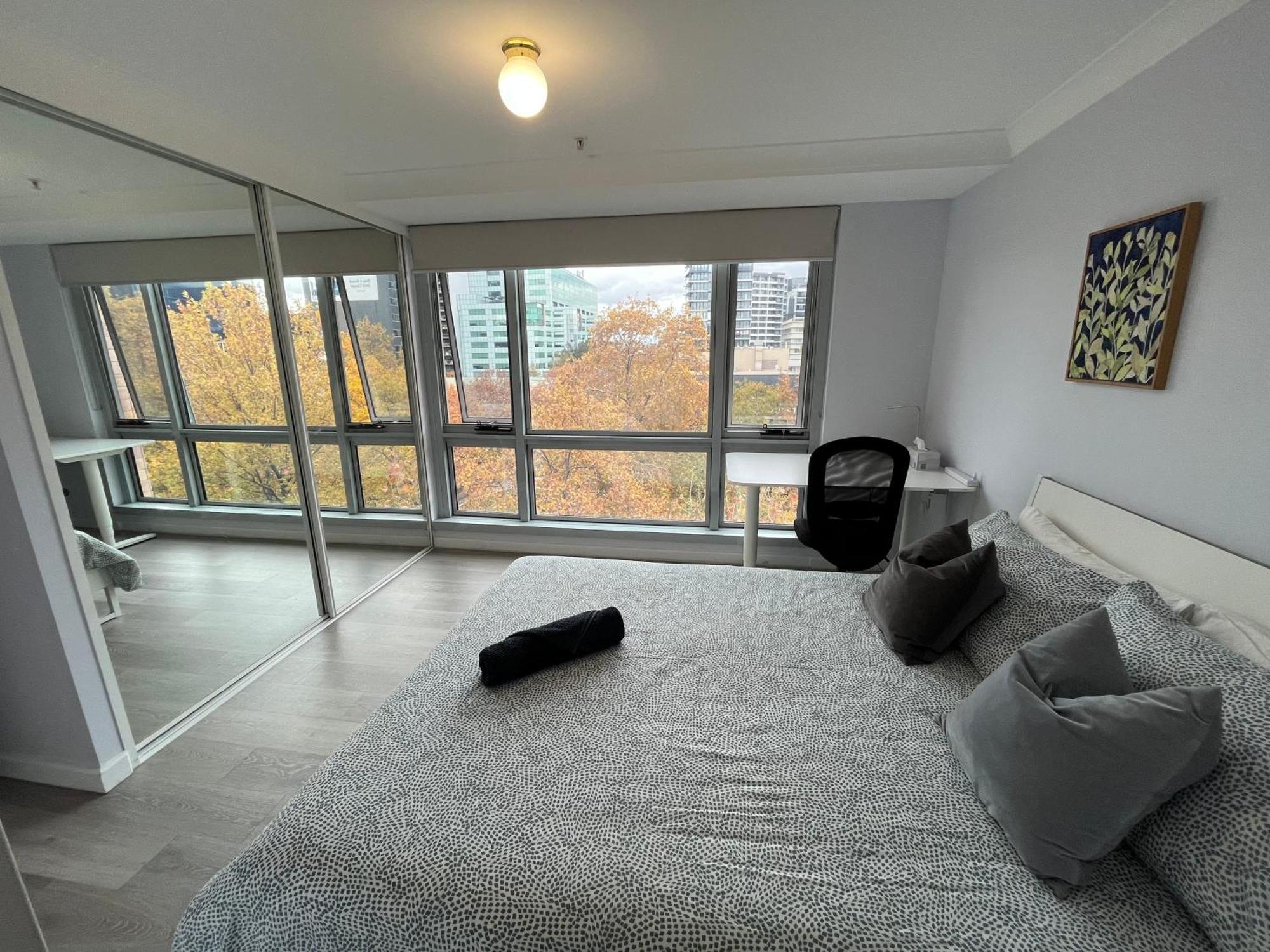 Private Room With Ensuite In The Cbd キャンベラ エクステリア 写真